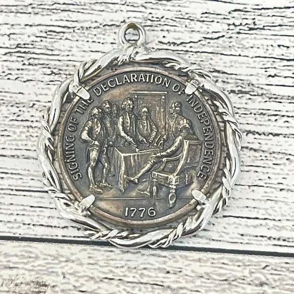 VTG Medallion - Signing The Declaration Of Independence 1776 Silver Tone/Brass - Picture 1 of 4
